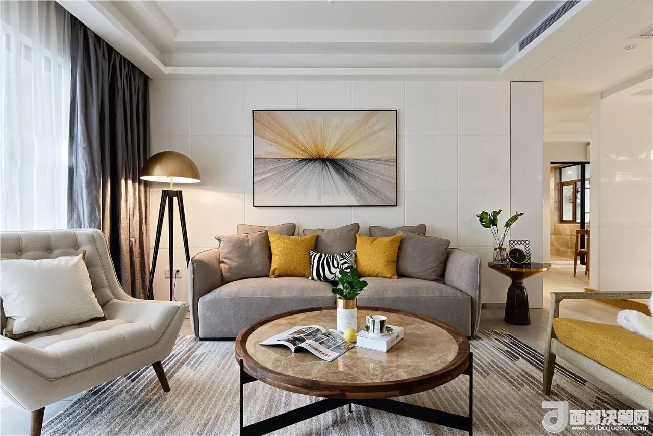 沙發(fā)背景墻選對裝飾畫，才能美了整個客廳空間！
