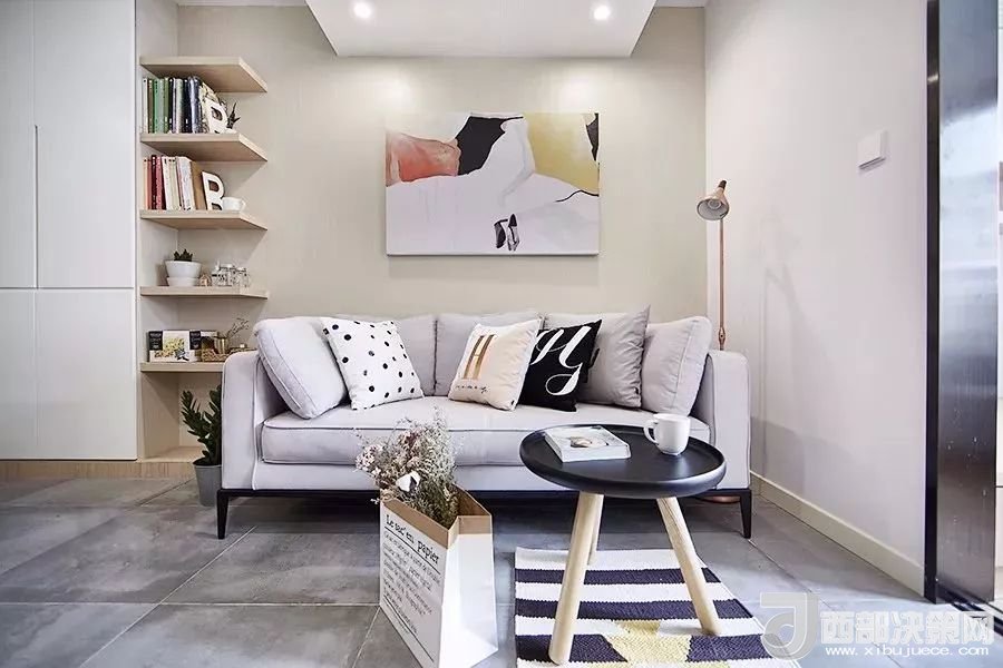 沙發(fā)背景墻選對裝飾畫，才能美了整個客廳空間！