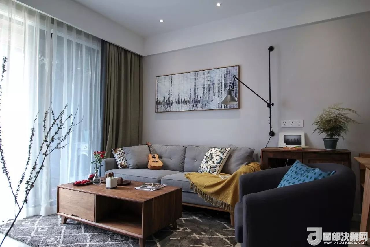 沙發(fā)背景墻選對裝飾畫，才能美了整個客廳空間！
