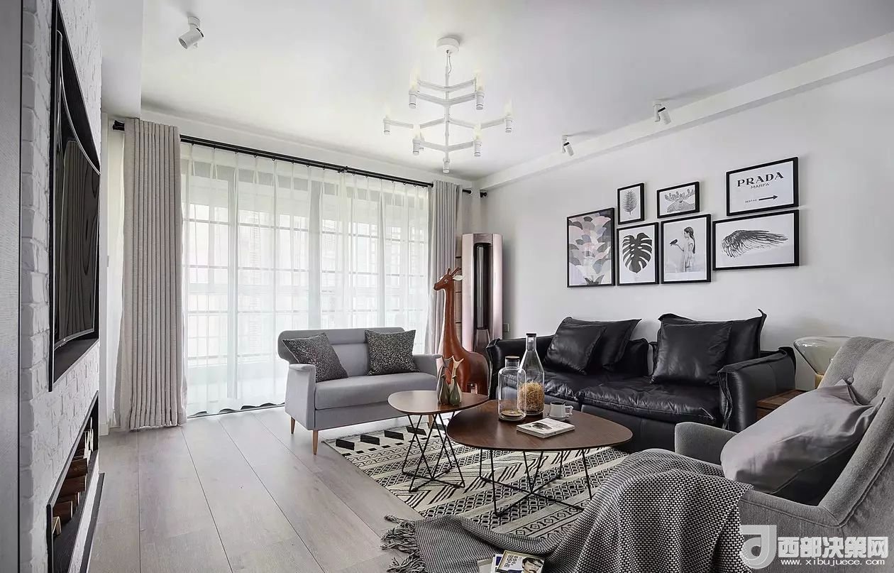 沙發(fā)背景墻選對裝飾畫，才能美了整個客廳空間！