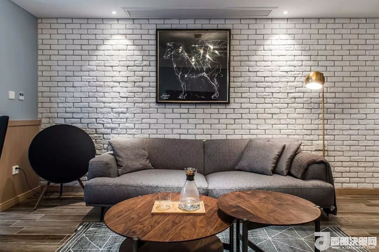 沙發(fā)背景墻選對裝飾畫，才能美了整個客廳空間！