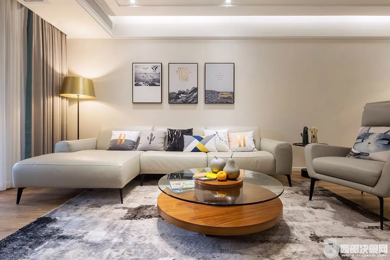 沙發(fā)背景墻選對裝飾畫，才能美了整個客廳空間！