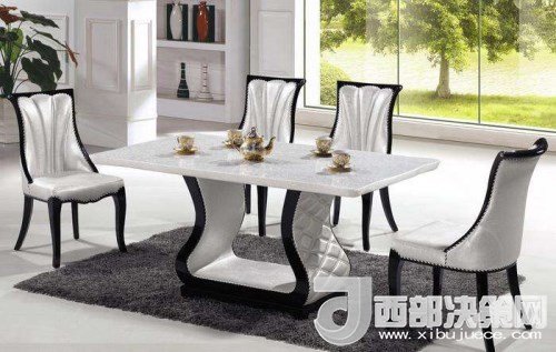 喜歡白色餐桌 但椅子該如何搭配？