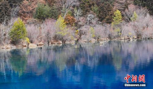  九寨溝資料圖。安源 攝