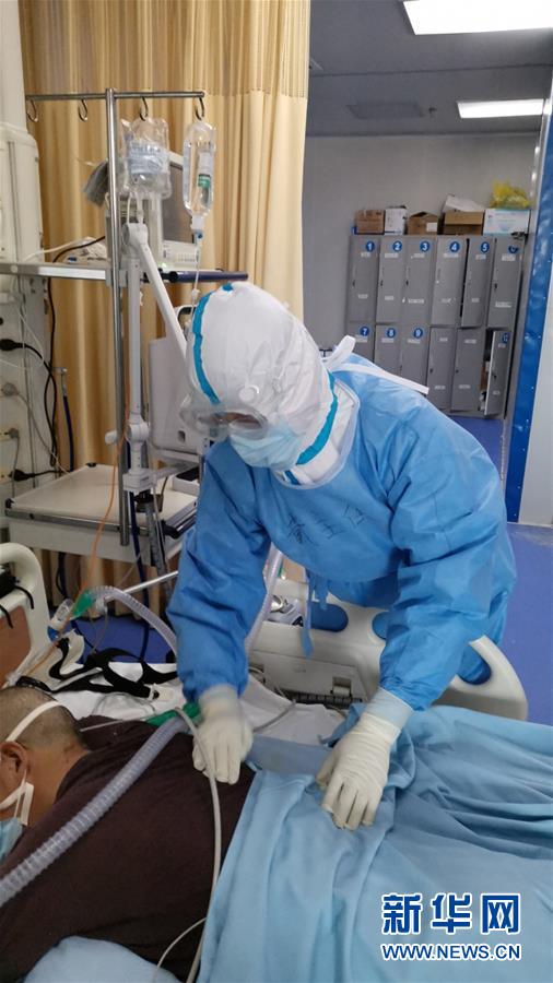 （一線抗疫群英譜·圖文互動(dòng)）（2）“從高原奔赴平原，我們傾囊相助”——青海援湖北醫(yī)療隊(duì)女醫(yī)生戴春的故事 