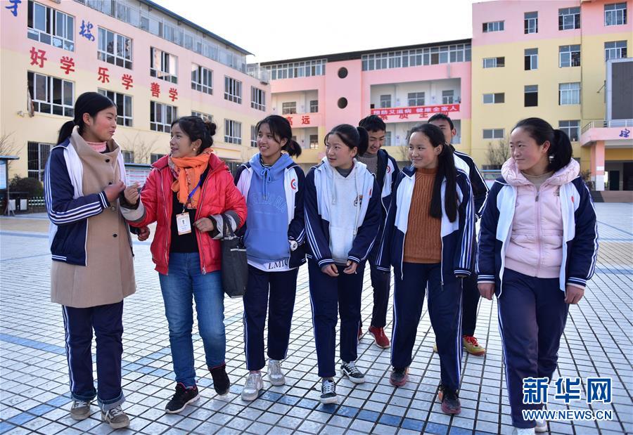 (決戰(zhàn)決勝脫貧攻堅(jiān)·圖文互動(dòng))(4)山上的放羊娃不見了——涼山教育扶貧斬?cái)嘭毨А按H傳遞”