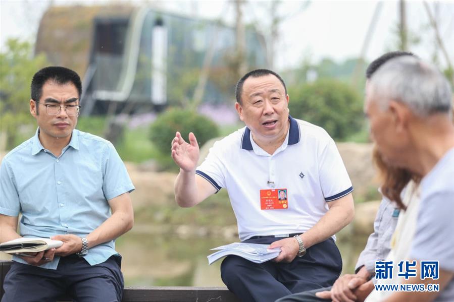 （新華全媒頭條·兩會(huì)精神看落實(shí)·圖文互動(dòng)）（2）整體謀劃、系統(tǒng)升級(jí)、全面提升——落實(shí)全國(guó)兩會(huì)精神織牢織密公共衛(wèi)生防護(hù)網(wǎng)