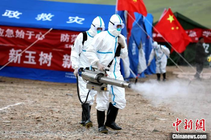 圖為進行現(xiàn)場消毒。青海省應(yīng)急廳
