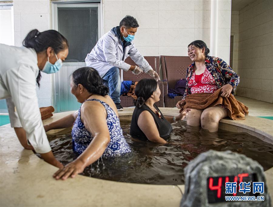 （新華全媒頭條·走向我們的小康生活·圖文互動）（10）扎西德勒，我們的新家園——西藏易地扶貧搬遷搬出幸福美好新生活