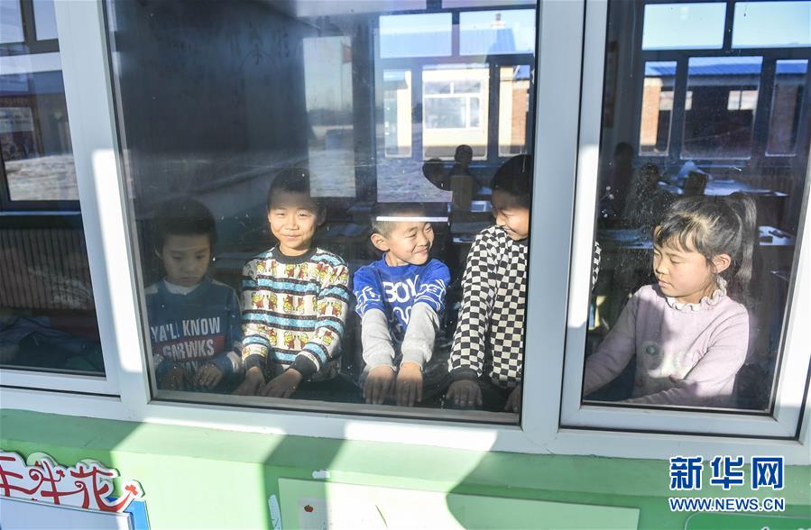 (新華全媒頭條·圖文互動)(14)偉大旗幟引領(lǐng)歷史巨變——習近平新時代中國特色社會主義思想指引“十三五”經(jīng)濟社會發(fā)展述評