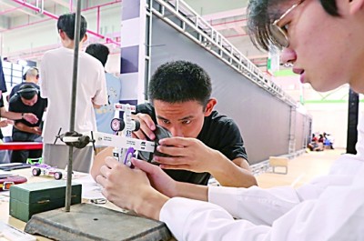 激勵創(chuàng)新，樹立“強(qiáng)國有我”鴻鵠志